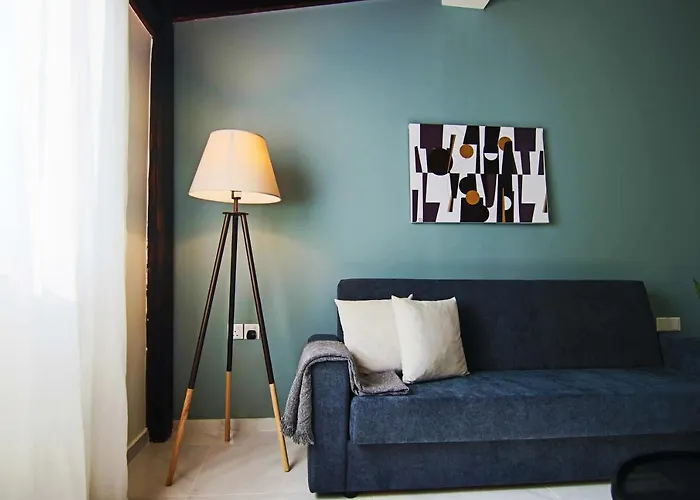 Phaedrus Living - City View Luxury Flat Harbour 03